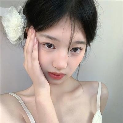红十字背后